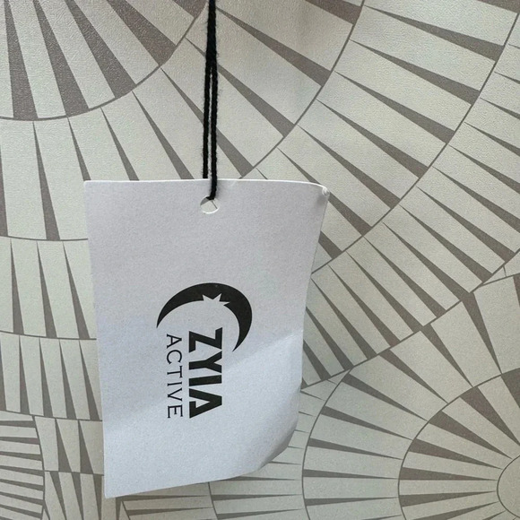 Zyia NWT Women Black Mesh Crop Top‎ XL - Picture 2 of 7